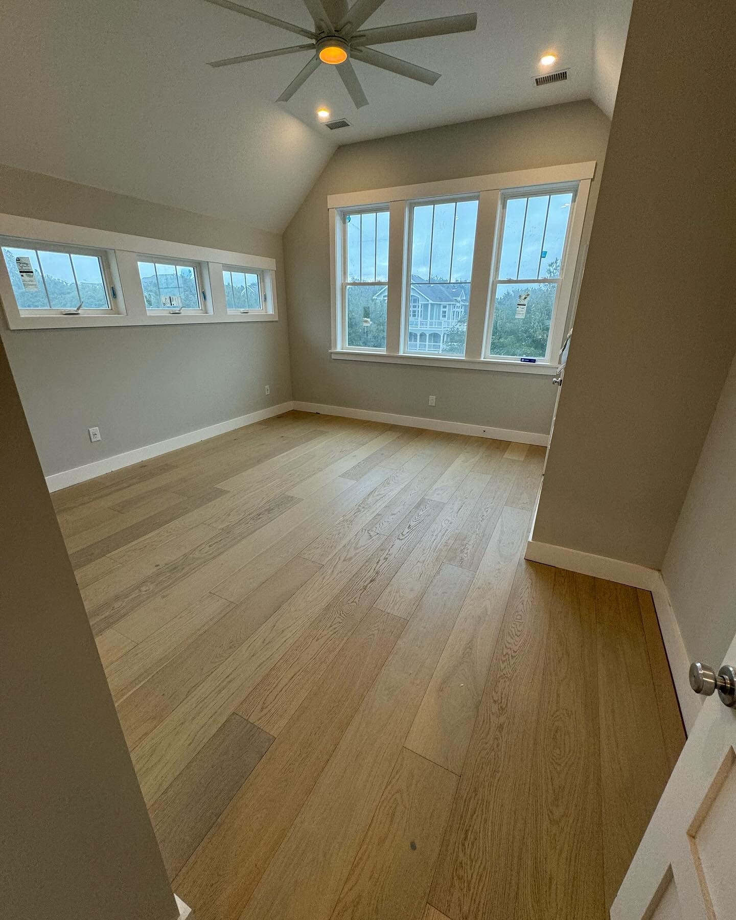 White oak hardwood flooring installation